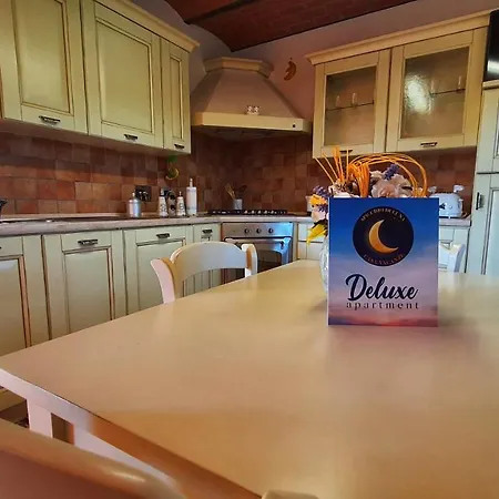 Spicchio Di Luna - *